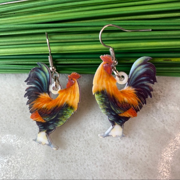 NWT! Acrylic rooster dangle earrings - Picture 1 of 4